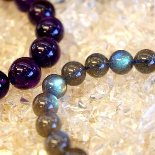 願いをかなえてくれる神秘のパワーがあるとされる石 パワーストーン